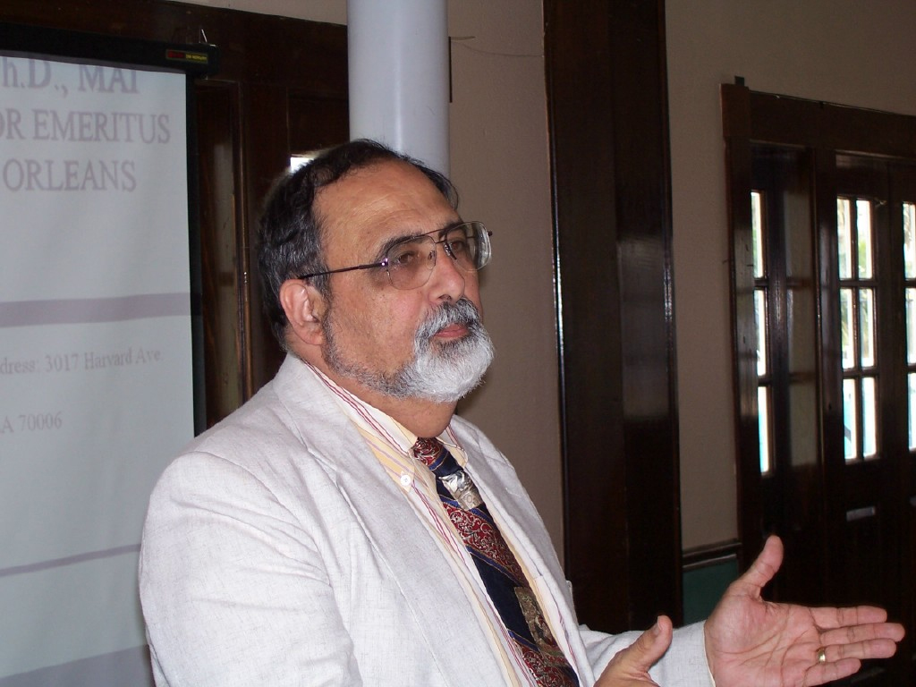 George Roumanous Real Estate expert speaks to realtors