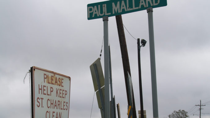 What's wrong this picture?