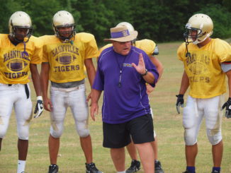 Hahnville head coach Lou Valdin